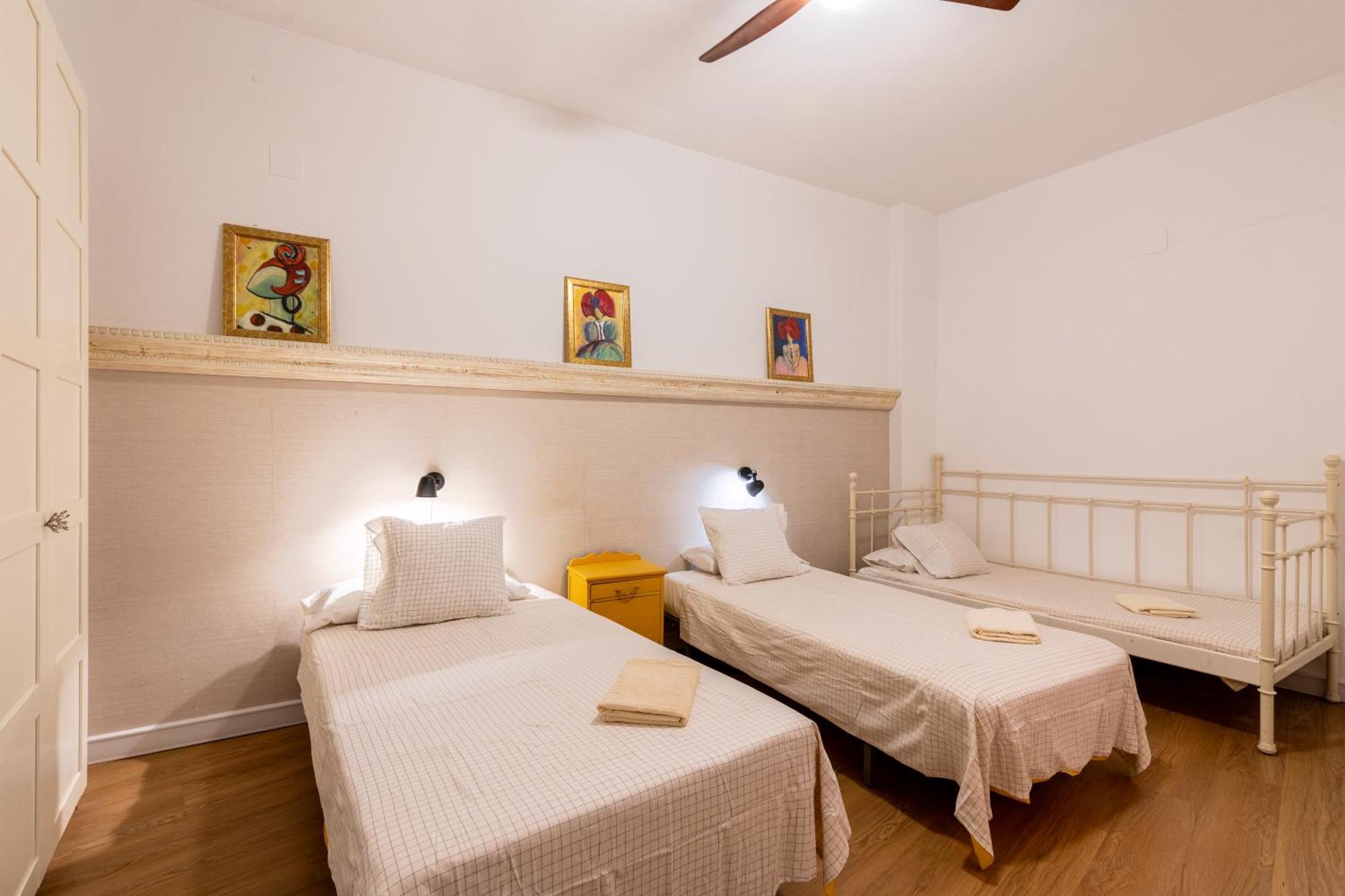 House Sevillana Parking Buitenkant foto